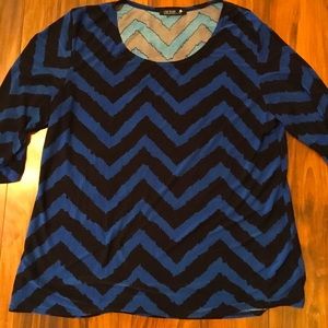 Star Vixen Women's Blue & Black Chevron Printed Stretch Quarter Sleeve Blouse